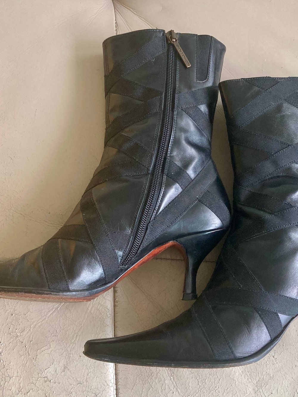 Elegant Black Ankle Boots with Side Zip